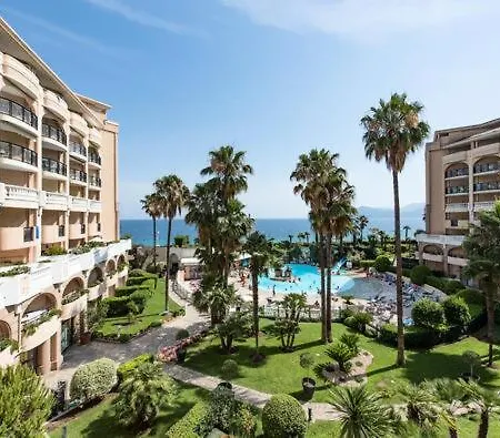 Appartement pieds dans la mer, piscine, parking Cannes Extérieur photo