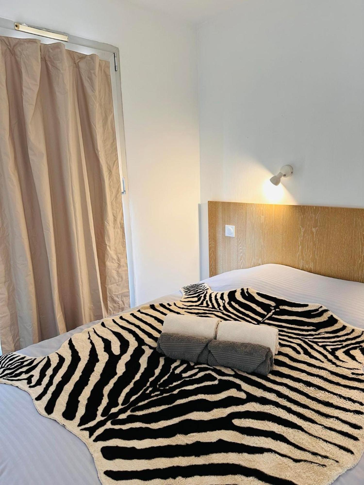Pieds Dans La Mer, Piscine, Parking Appartement